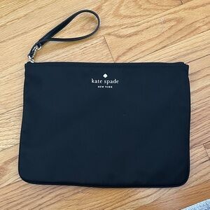 Kate Spade Chelsea medium wristlet